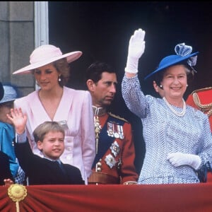 Archives - La princesse Margaret, le prince Harry, le prince William, la princesse Lady Diana, le prince Charles, la reine Elizabeth II et le prince Philip - Célébrations pour le 65e anniversaire de la reine Elizabeth. 1989.