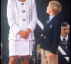 Archives - La princesse Lady Diana et son fils le prince Harry à Londres pour le 50e anniversaire de la victoire des alliés. 1995.