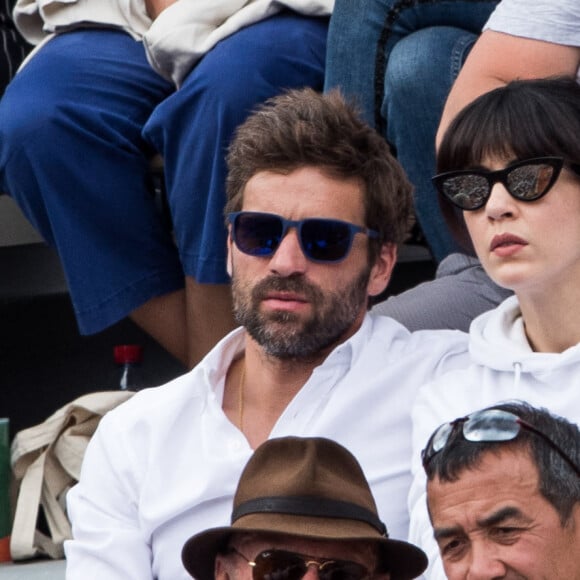 Arnaud Clément et sa compagne Nolwenn Leroy - People dans les tribunes lors de la finale messieurs des internationaux de France de tennis de Roland Garros 2019 à Paris le 9 juin 2019. © Jacovides-Moreau/Bestimage 