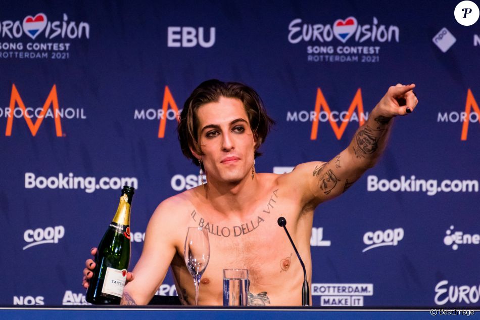 L'Italie a remporté le concours Eurovision 2021 avec son groupe Måneskin à Rotterdam aux Pays-Bas le 22 mai 2021. Le chanteur Damiano David est toutefois accusé d'avoir pris de la drogue, ce qu'il nie.