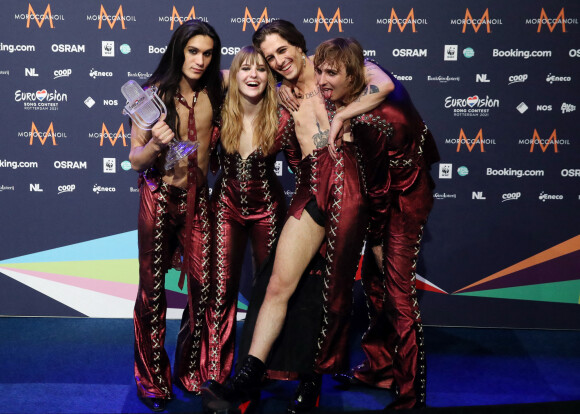 L'Italie a remporté le concours Eurovision 2021 avec son groupe Måneskin à Rotterdam aux Pays-Bas le 22 mai 2021. Le chanteur Damiano David est toutefois accusé d'avoir pris de la drogue, ce qu'il nie. 