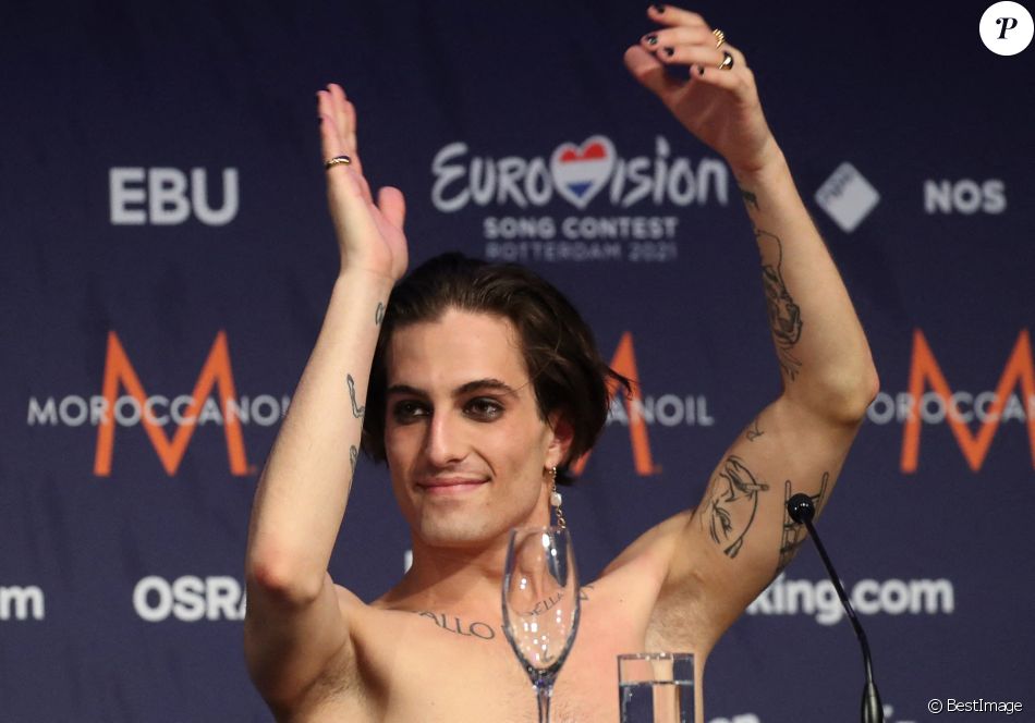 L'Italie a remporté le concours Eurovision 2021 avec son groupe Måneskin à Rotterdam aux Pays-Bas le 22 mai 2021. Le chanteur Damiano David est toutefois accusé d'avoir pris de la drogue, ce qu'il nie.