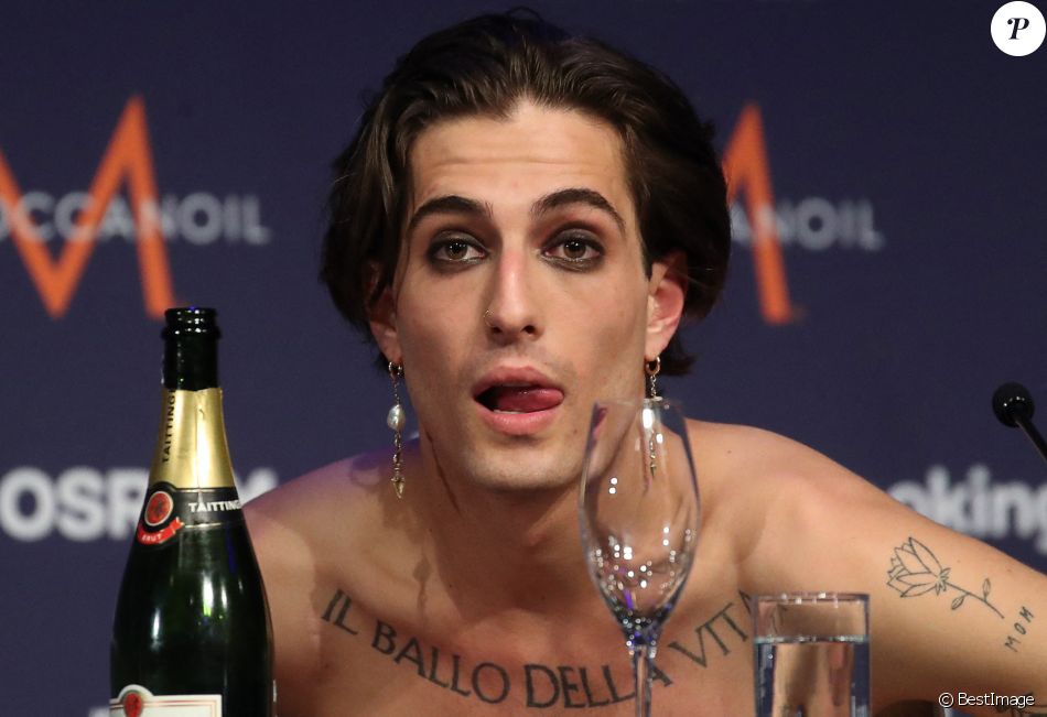 L'Italie a remporté le concours Eurovision 2021 avec son groupe Måneskin à Rotterdam aux Pays-Bas le 22 mai 2021. Le chanteur Damiano David est toutefois accusé d'avoir pris de la drogue, ce qu'il nie.