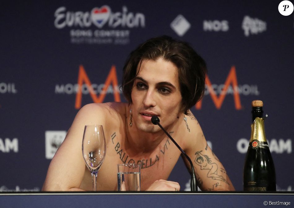 L'Italie a remporté le concours Eurovision 2021 avec son groupe Måneskin à Rotterdam aux Pays-Bas le 22 mai 2021. Le chanteur Damiano David est toutefois accusé d'avoir pris de la drogue, ce qu'il nie.