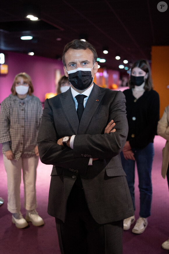 Le président français Emmanuel Macron lors d'une visite pour marquer la réouverture des activités culturelles après les fermetures pour lutter contre la pandémie de Covid-19, à Nevers, dans le centre de la France, le 21 mai 2021. © Raphael Lafargue/Pool/Bestimage 