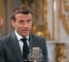 Mcfly et Carlito ont défilé Emmanuel Macron dans un concours d'anecdotes après leur pari, à l'Elysée.