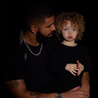 Drake : Première apparition publique avec son fils Adonis, qui grandit !