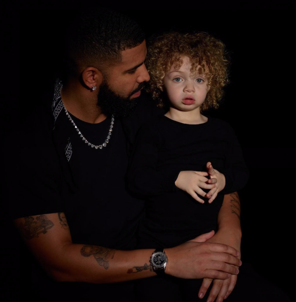 Drake et son fils Adonis ont fait leur première apparition officielle lors des Billboard Music Awards.