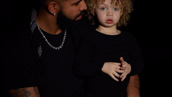 Drake : Première apparition publique avec son fils Adonis, qui grandit !