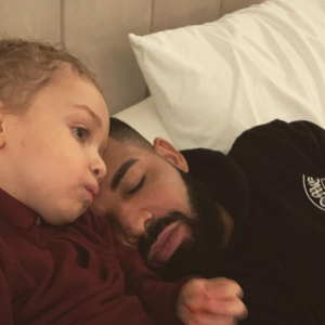 Drake et son fils Adonis. Novembre 2020.