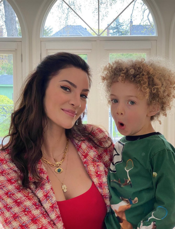 Sophie Brussaux, l'ex-compagne de Drake, et leur fils Adonis. Mai 2020.