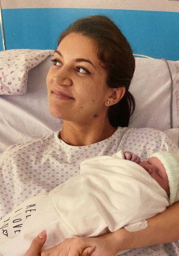 Sophie Brussaux, l'ex-compagne de Drake, lors de son accouchement et de la naissance de leur fils Adonis. Octobre 2017.