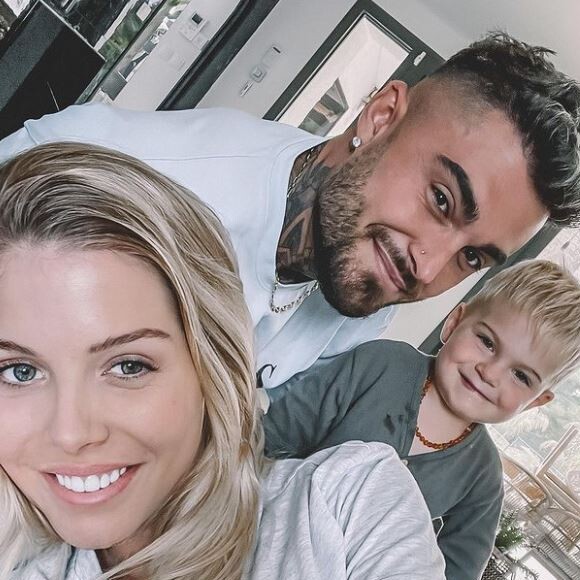 Jessica Thivenin avec Thibault Garcia et leur fils Maylone, mai 2021