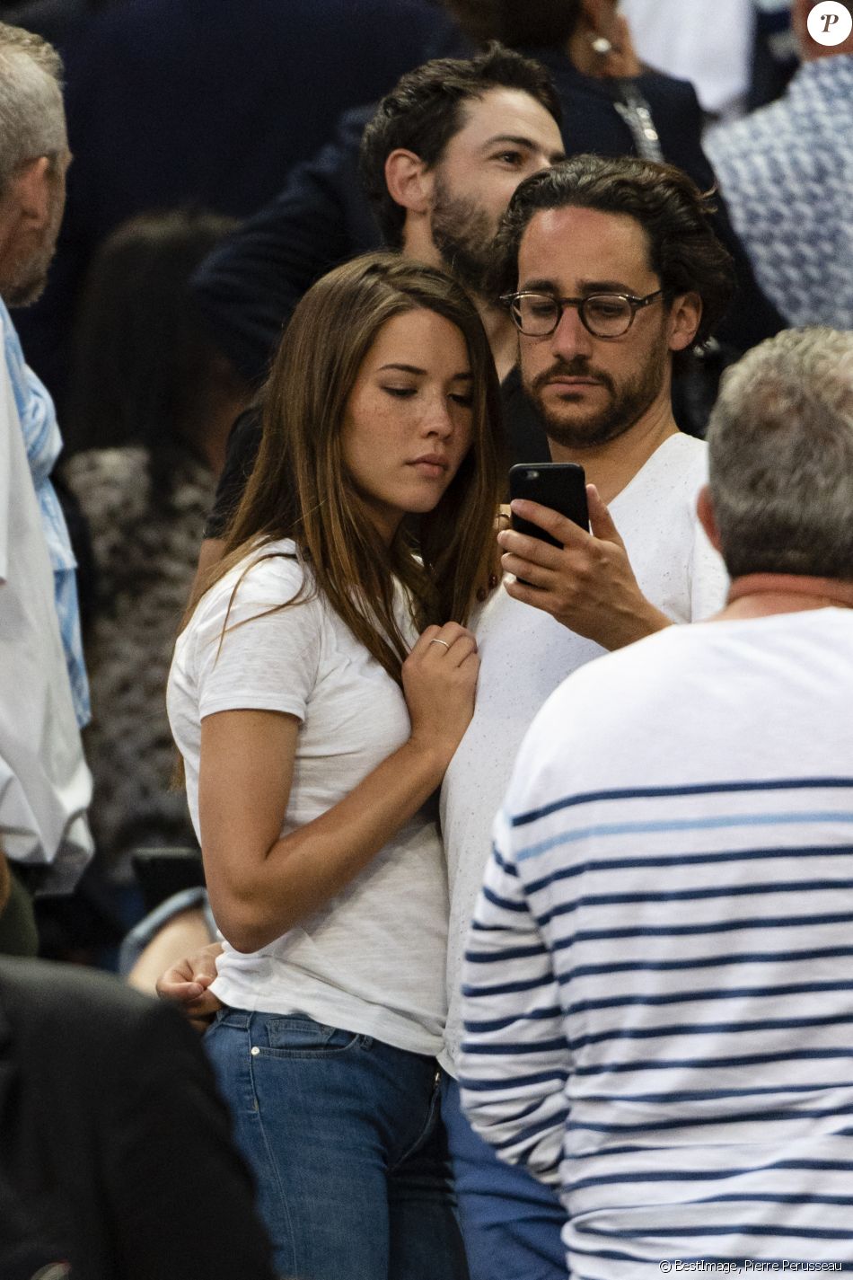 Thomas Hollande et sa compagne Emilie Broussouloux lors de la finale du Top 14 français entre Montpellier et Castres au Stade de France à Paris. © Pierre Perusseau/Bestimage