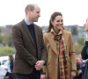 Le prince William, duc de Cambridge, et Catherine (Kate) Middleton, duchesse de Cambridge, assistent à l'ouverture officielle du nouvel hôpital Balfour des Orcades à Kirkwall.