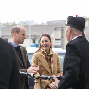 Le prince William, duc de Cambridge, et Catherine (Kate) Middleton, duchesse de Cambridge, assistent à l'ouverture officielle du nouvel hôpital Balfour des Orcades. Kirkwall, le 25 mai 2021.