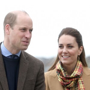 Le prince William, duc de Cambridge, et Catherine (Kate) Middleton, duchesse de Cambridge, assistent à l'ouverture officielle du nouvel hôpital Balfour des Orcades. Kirkwall, le 25 mai 2021.