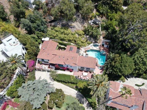Exclusif - Vue aérienne de la maison que Leonardo DiCaprio a acheté à sa mère Irmelin Indenbirken pour la somme de 7,1 millions de dollars à Los Feliz, Los Angeles. Le 22 mai 2021