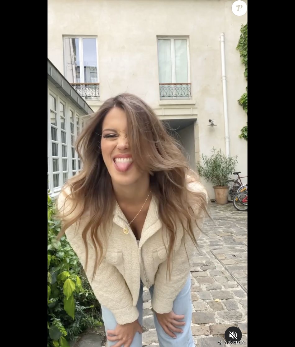 Iris Mittenaere change de tête : résultat de son passage chez le coiffeur sur Instagram.