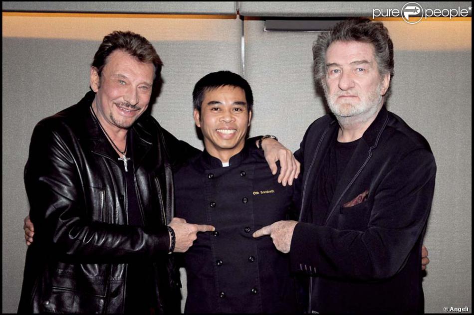 Exclusif Eddie Mitchell Oth Sombath Et Johnny Hallyday Pour L Ouverture Du Restaurant Asiatique D Eddie Mitchell Le Oth Sombath A Paris Le 5 Mars 2009 Purepeople