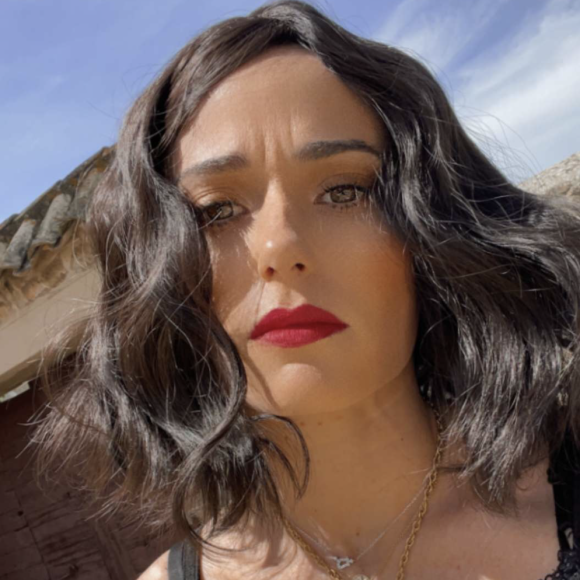 Capucine Anav dévoile son nouveau look pour un tournage - Instagram