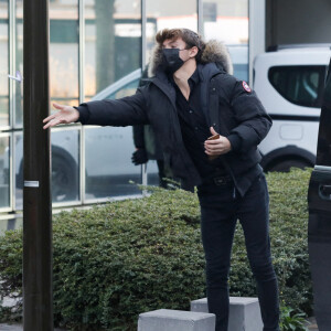 Tom Pernaut - People arrivant et sortant de l'immeuble de TF1 pour le dernier JT ( Journal Télévisé) de 13 heures de J.P.Pernaut à Paris le 18 décembre 2020