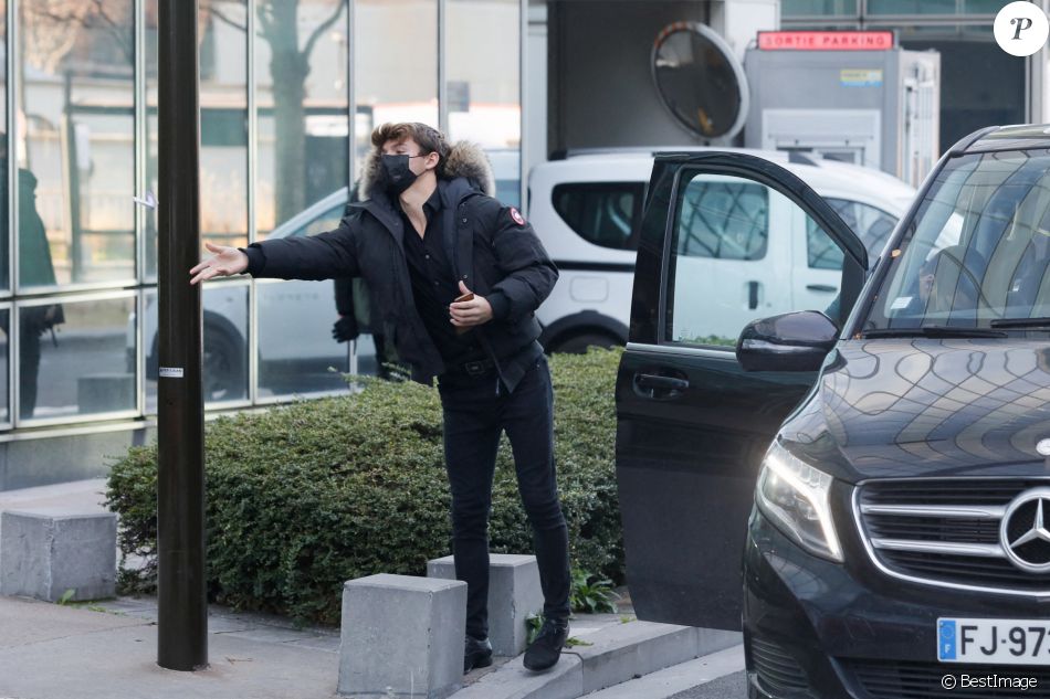 Tom Pernaut - People arrivant et sortant de l'immeuble de TF1 pour le dernier JT ( Journal Télévisé) de 13 heures de J.P.Pernaut à Paris le 18 décembre 2020