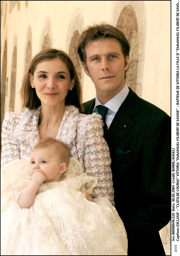 Baptême de Vittoria de Savoie en Italie en 2004, avec ses parents le prince Emmanuel-Philibert de Savoie et Clotilde Courau.