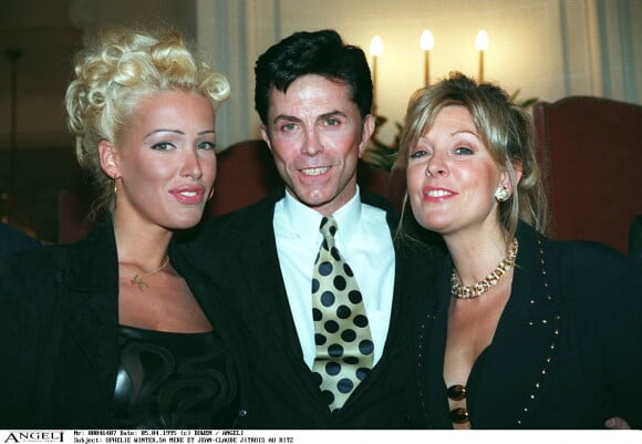 Ophélie Winter, sa mère Catherine Fefeu et Jean-Claude Jitrois au Ritz à Paris, en 1995.
