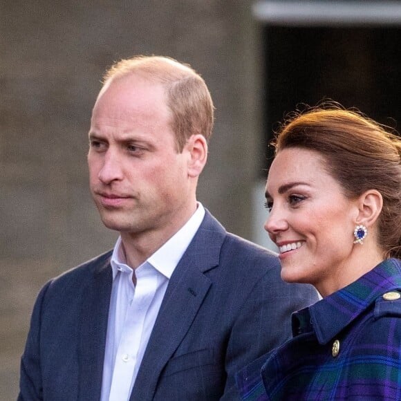 Le prince William, duc de Cambridge, et Kate Catherine Middleton, duchesse de Cambridge, ont assisté à une projection du film "Cruella" dans un drive-in à Edimbourg, à l'occasion de leur tournée en Ecosse. Le 26 mai 2021