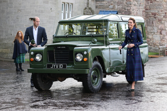 Le prince William, duc de Cambridge et Kate Catherine Middleton, duchesse de Cambridge, ont assisté à une projection du film "Cruella" dans un drive-in à Edimbourg, à l'occasion de leur tournée en Ecosse. Le 26 mai 2021
