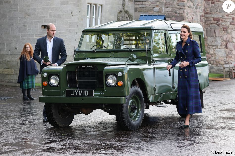 Le prince William, duc de Cambridge et Kate Catherine Middleton, duchesse de Cambridge, ont assisté à une projection du film "Cruella" dans un drive-in à Edimbourg, à l'occasion de leur tournée en Ecosse. Le 26 mai 2021