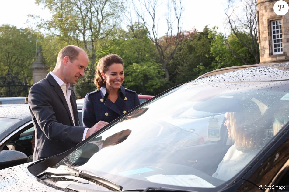 Le prince William, duc de Cambridge et Kate Catherine Middleton, duchesse de Cambridge, ont assisté à une projection du film "Cruella" dans un drive-in à Edimbourg, à l'occasion de leur tournée en Ecosse. Le 26 mai 2021