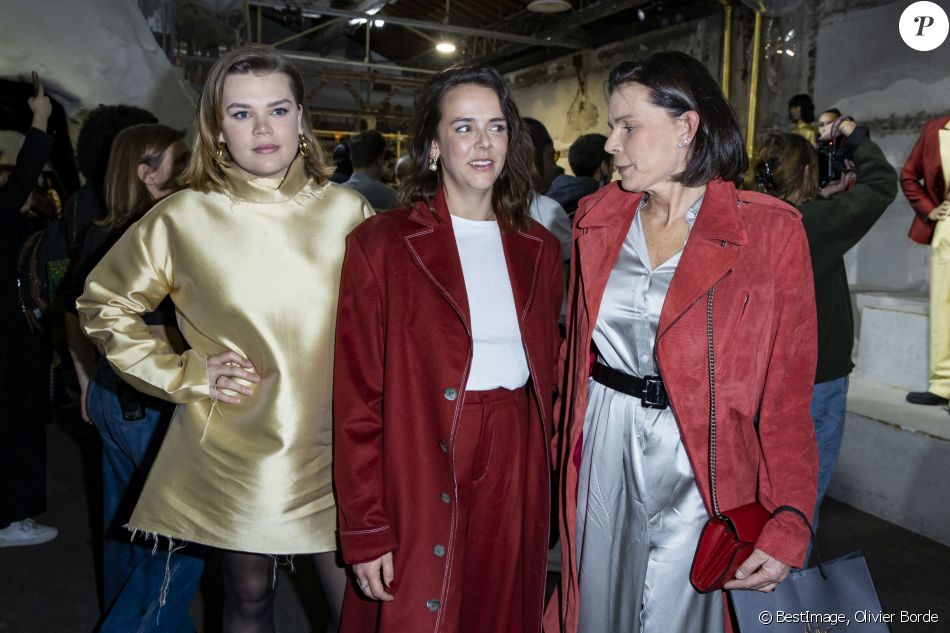 La princesse Stéphanie de Monaco et ses filles, Camille Gottlieb et la styliste Pauline Ducruet lors du défilé de mode prêt-à-porter "Alter" automne-hiver 2020/2021 lors de la semaine de la mode à Paris, France, le 25 février 2020. © Olivier Borde/Bestimage