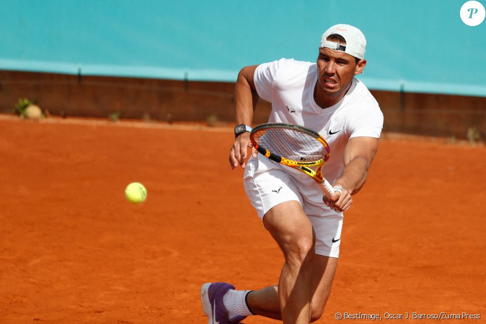Rafael Nadal s'entraine lors de l'ATP Master 1000 de Madrid, Espagne, le 1er mai 2021. © Oscar J. Barroso/Zuma Press/Bestimage