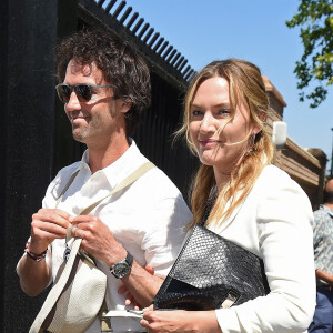 Kate Winslet et son mari Ned Rocknroll arrivent à la clôture du tournoi de Wimbledon à Londres, le 15 juillet 2018.