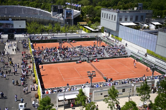 Ambiance Roland Garros - Roland Garros 2021 : Elsa Jacquemot cède la victoire à Elena_Rybakina le 30 mai 2021. © JB Autissier / Panoramic / Bestimage 