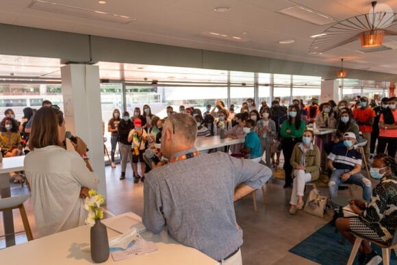 Laure Manaudou était l'invitée de BNP Paribas à Roland-Garros, pour rencontrer des adolescents. Paris, le 31 mai 2021.