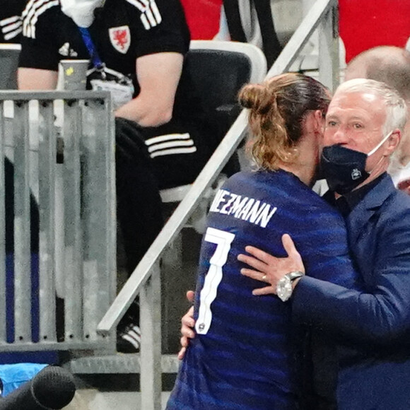 Antoine Griezmann (France) - Didier Deschamps (selectionneur de l equipe de France) lors du match amical de préparation de l'UEFA Euro 2020 "France - Pays de Galles (3-1)" au stade Allianz Riviera à Nice, le 2 juin 2021. 