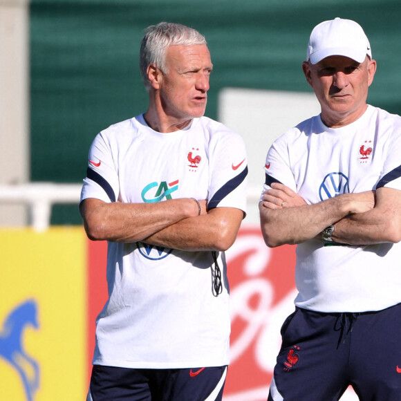 Didier Deschamps et Guy Stephan - Entraînement de l'équipe de France de football au Centre National du Football à Clairefontaine le 31 mai 2021. © Anthony Bibard/FEP/ Panoramic / Bestimage 