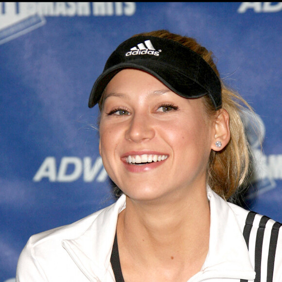 Anna Kournikova à Los Angeles, en conférence pour le tournoi au profit de Advanta WTT smash hits charity en 2006