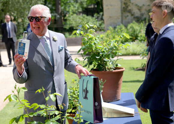 Le prince Charles, prince de Galles, visite le jardin botanique de l'université d'Oxford, Royaume Uni, le 8 juin 2021, à l'occasion de son 400ème anniversaire.