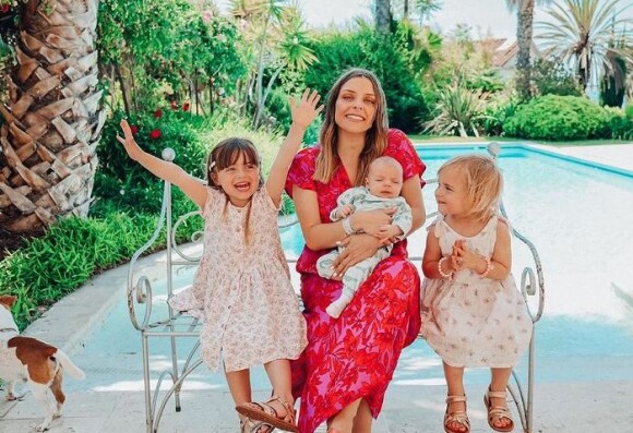 Alexia Mori avec ses enfants Louise, Margot et Camille