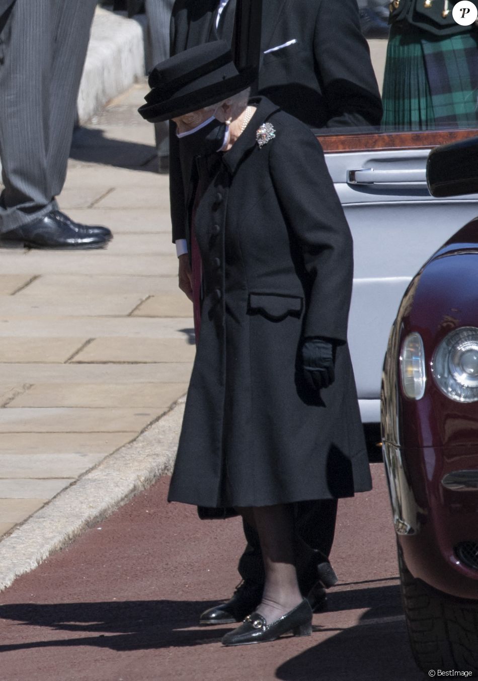La reine Elisabeth II d'Angleterre - Arrivées aux funérailles du prince Philip, duc d'Edimbourg à la chapelle Saint-Georges du château de Windsor, le 17 avril 2021.