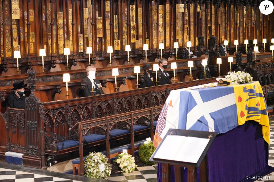 La reine Elisabeth II d'Angleterre - Funérailles du prince Philip, duc d'Edimbourg à la chapelle Saint-Georges du château de Windsor, Royaume Uni, le 17 avril 2021.