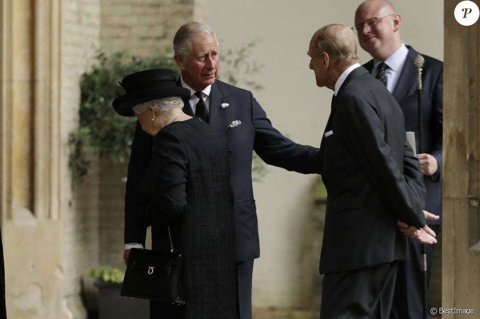 Le prince Charles, prince de Galles, la reine Elisabeth II d'Angleterre et le prince Philip, duc d'Edimbourg - Des membres de la famille royale assistent aux obsèques de la comtesse Mountbatten de Burma en l'église St Paul dans le quartier de Knightsbridge à Londres, le 27 juin 2017.