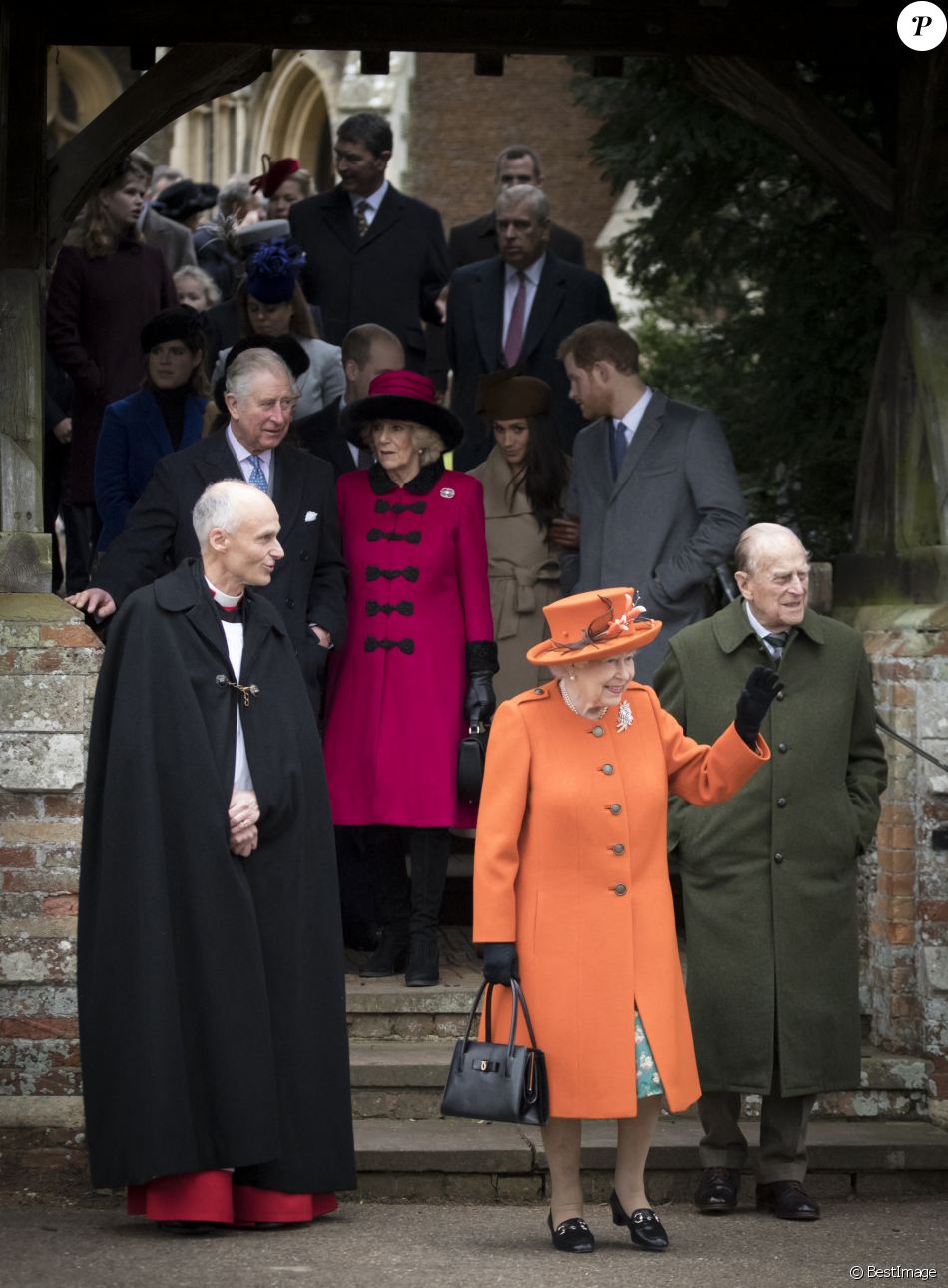 La reine Elisabeth II et le prince Philip, duc d'Edimbourg, le prince Charles et Camilla Parker Bowles la duchesse de Cornouailles, Meghan Markle et son fiancé le prince Harry - La famille royale d'Angleterre arrive à la messe de Noël à l'église Sainte-Marie-Madeleine à Sandringham, le 25 décembre 2017.