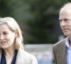 Le prince Edward, comte de Wessex, et Sophie Rhys-Jones, comtesse de Wessex, lors de leur visite à l'hôpital Frimley Park dans le cadre de la Journée internationale des infirmières, à Frimley, le 12 mai 2021.