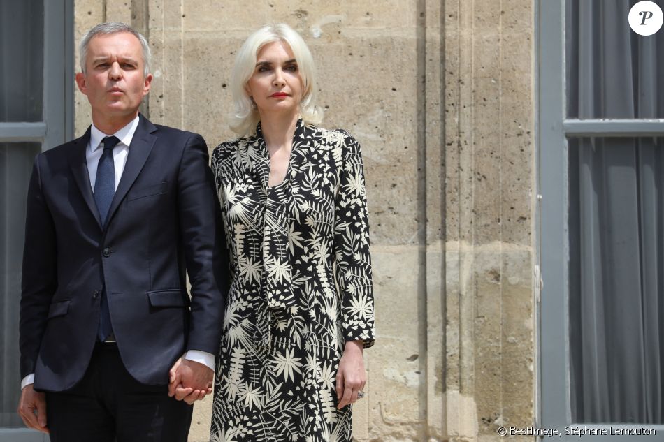 Passation de pouvoir entre François de Rugy, ministre démissionnaire de la Transition Ecologique et Solidaire et Elisabeth Borne, nouvelle ministre de la Transition écologique et solidaire, chargée des Transports, sa femme Séverine Servat à Paris. © Stéphane Lemouton / Bestimage