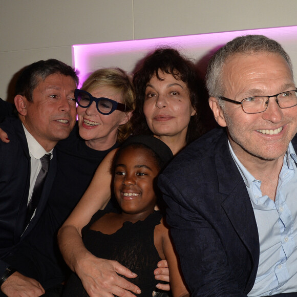 Chantal Ladesou, Isabelle Mergault et sa fille Maya, Laurent Ruquier et Danièle Evenou - Anniversaire de Jacques Sanchez au restaurant Nolita à Paris, le 29 mai 2016. © Veeren/Bestimage